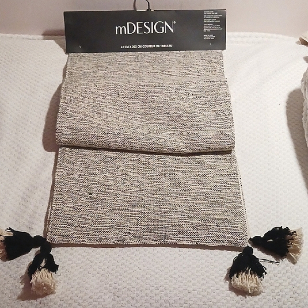 Beautiful! ⚜️ Tweed Gray & Black Lined Table Runner with Tassels  16"×80"